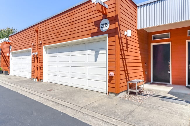 Building Photo - 2355 Yakima Ct
