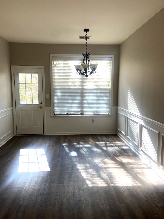 Building Photo - 2291 Ridgemont Dr