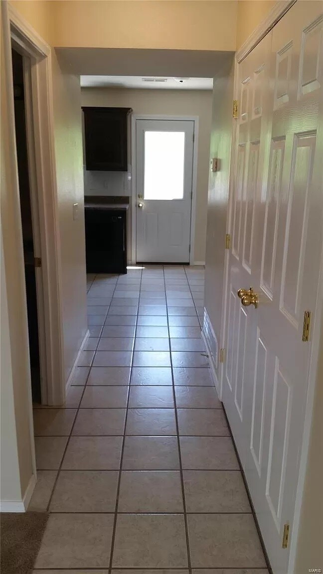 Building Photo - 24400 Sounder Ln