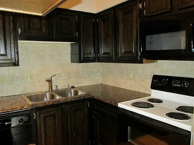 Foto del edificio - 17417 Red Oak Dr