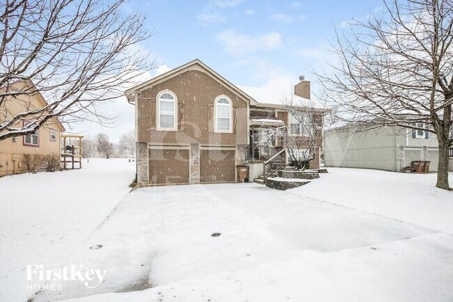 Building Photo - 701 Corrington Dr