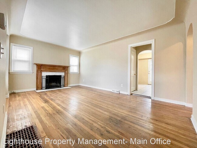 Building Photo - 3 br, 1 bath House - 2713 Ave Madison SE