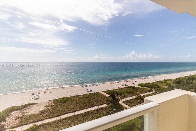 Foto del edificio - 9499 Collins Ave