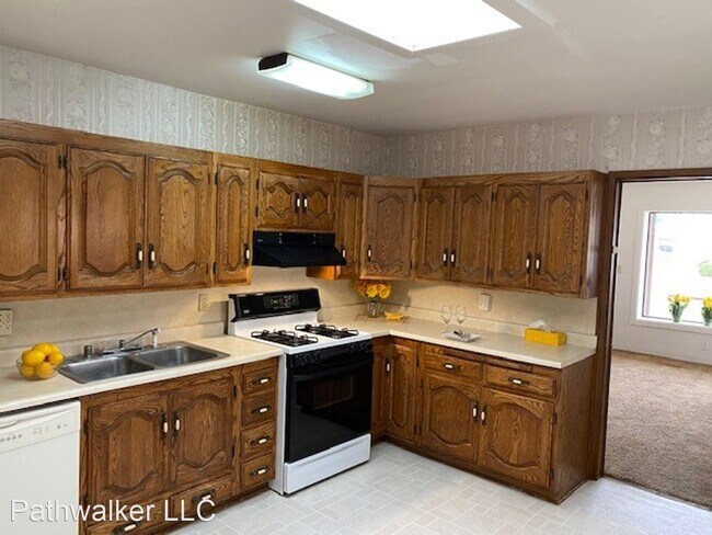 Building Photo - 3 br, 2 bath House - 612 Dallas St. NE