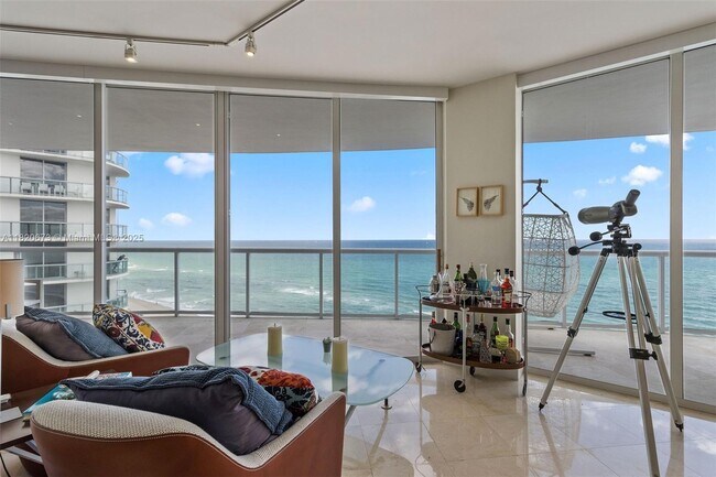 Foto del edificio - 18671 Collins Ave