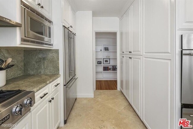 Foto del edificio - 3 br, 2 bath House - 103 S La Peer Dr
