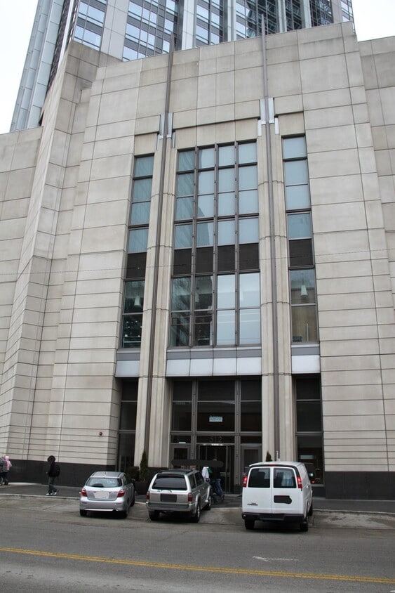 Foto principal - 512 N McClurg Ct