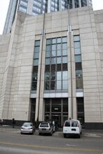 Building Photo - 512 N McClurg Ct