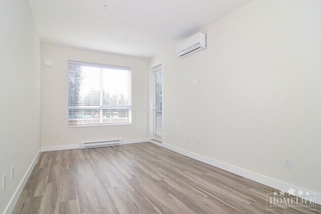 Photo du bâtiment - Modern 1-Bedroom Condo at Parc Central Gala – Willoughby, Langley