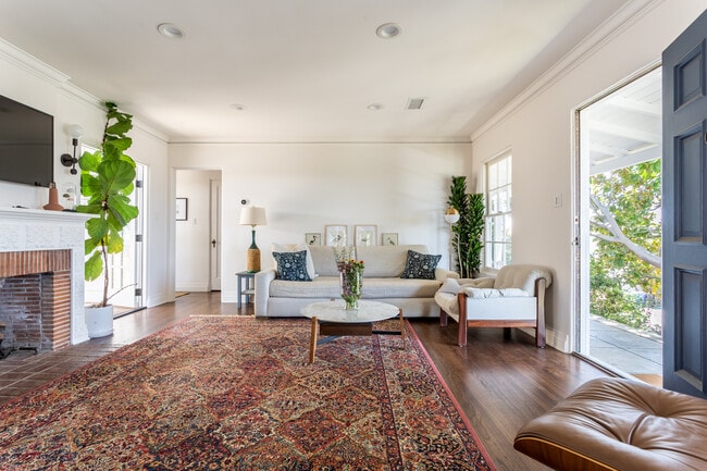 Building Photo - 1735 Bryn Mawr Ave