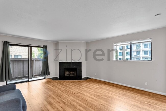 Building Photo - Unit 25