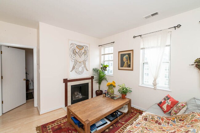 Foto del edificio - 2114 N St NW