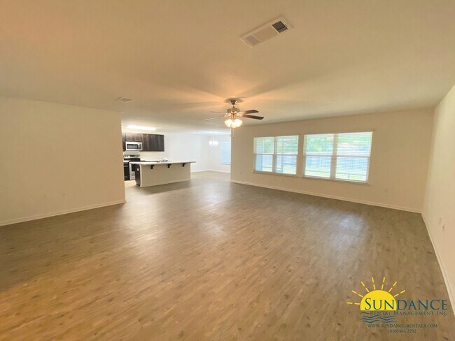 Foto del edificio - Beautiful 4 Bedroom Home in Crestview