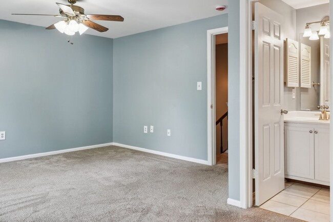 Foto del edificio - Charming Townhome for Rent in Germantown –...