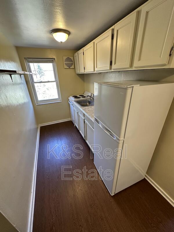 121 Mt Lebanon Blvd, Mount Lebanon, PA 15228 Condo for Rent in Mount