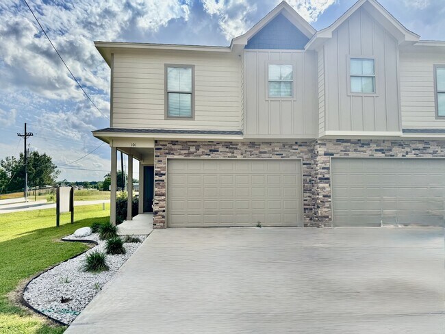 Foto del edificio - 5100 Westgate Ln