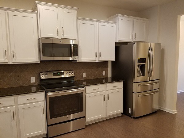 Foto del edificio - 1102 Hallow Lake Ter