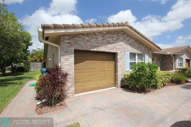 Building Photo - 4261 NW 110th Ave