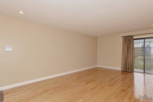 Foto del edificio - 1180 Silverwood Ct