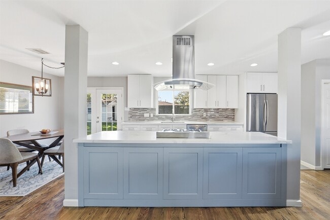 Building Photo - 2626 Willowby Dr