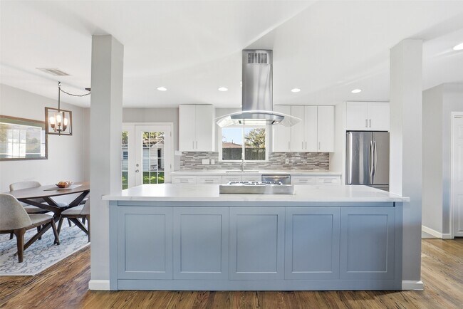 Foto del edificio - 2626 Willowby Dr