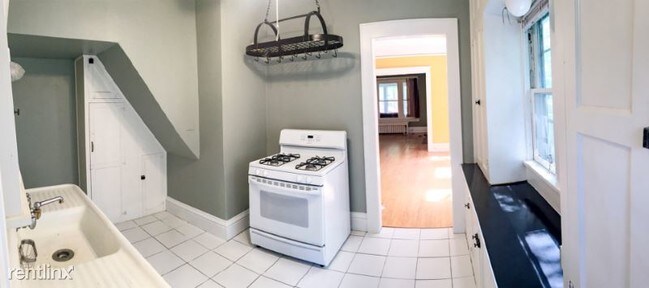 Building Photo - 2 br, 1 bath Apartment - 3620 Colfax Ave S