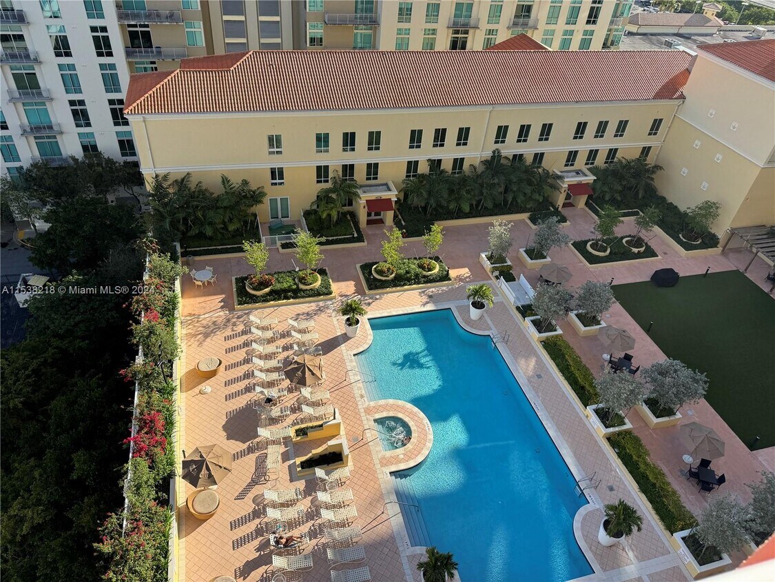 Foto principal - 7350 SW 89th St