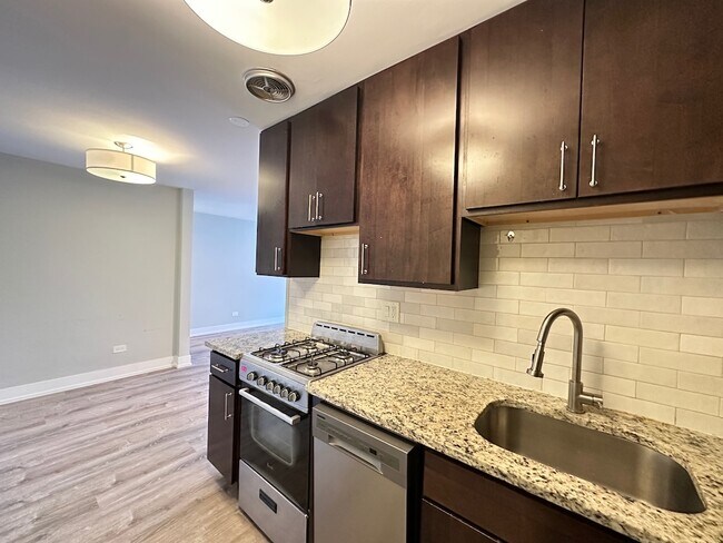 Building Photo - 450 W Barry