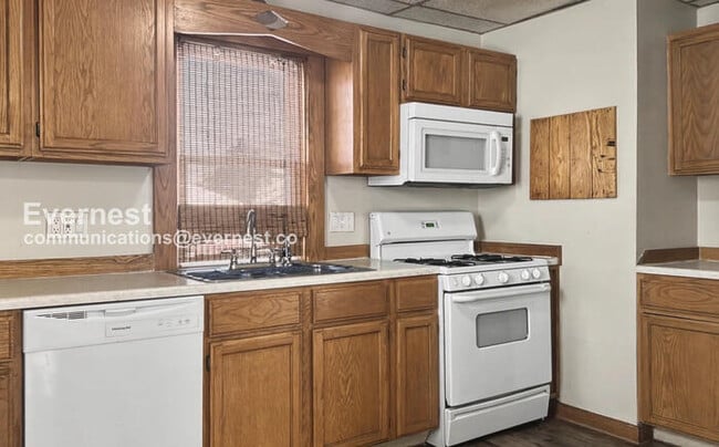 Foto del edificio - 1187 Murray Ave