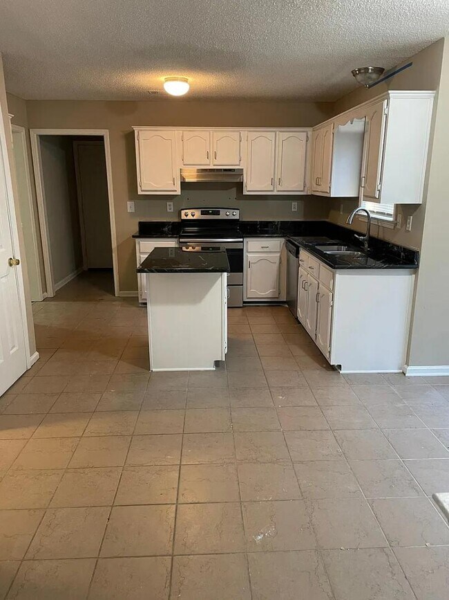 Foto del edificio - 1335 Milestone Cir