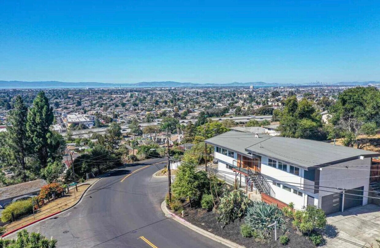 Vista desde casa - 3051 Malcolm Ave