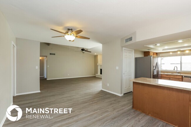 Building Photo - 4321 W Park Pl