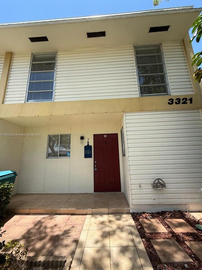 Foto del edificio - 3321 Raleigh St