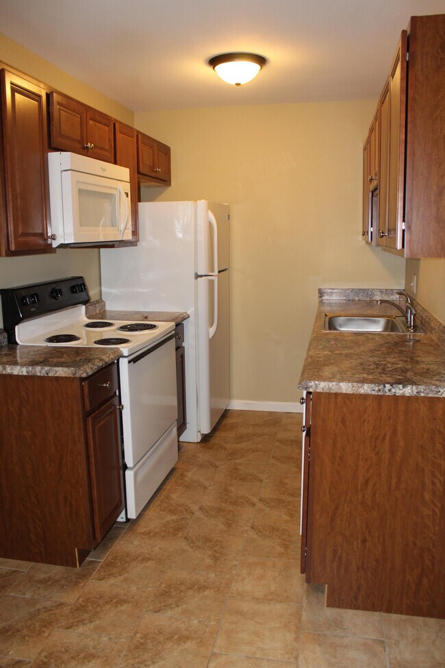 Foto del edificio - 23210 Huron River Dr