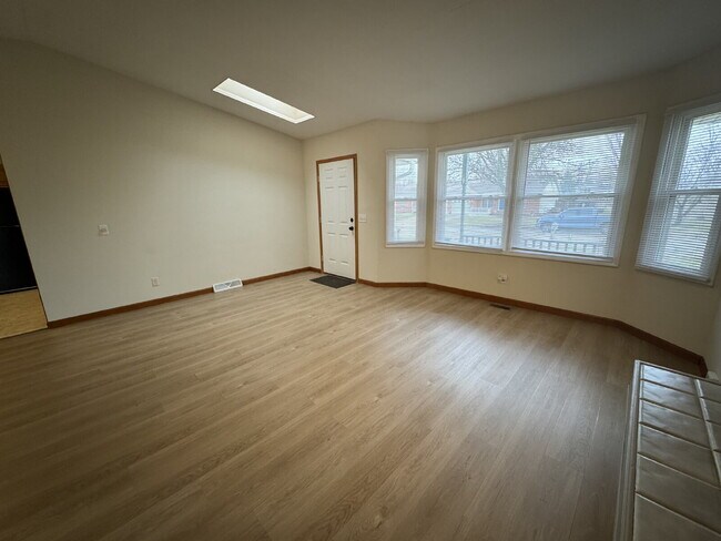 Foto del edificio - Beautiful 2 Bed / 2 Bath Home in Springfield!