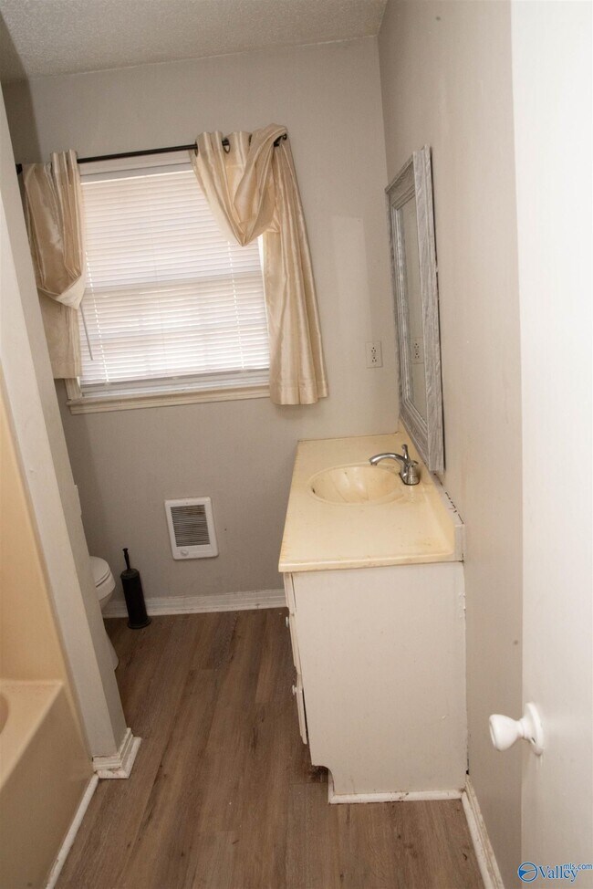 Building Photo - 3227 Clopton St SW