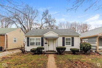 Building Photo - Two Bedroom Bungalow