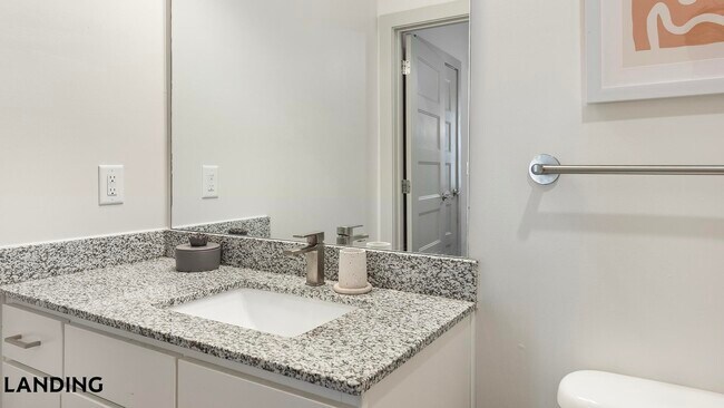 Foto del edificio - 340 W 25th St