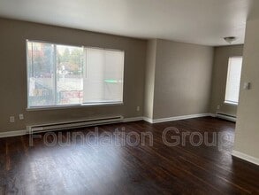 Building Photo - 10521 Midvale Ave N