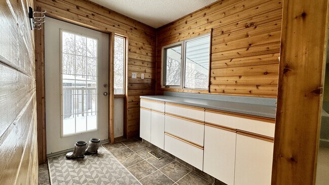 Photo du bâtiment - 60037 Township Rd 725
