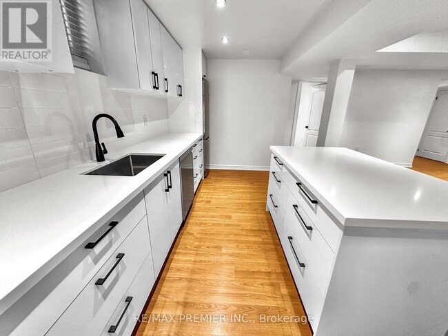 Building Photo - 277 Springside Rd
