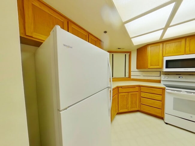 Foto del edificio - 2 Bedroom Condo In Fantastic Location!