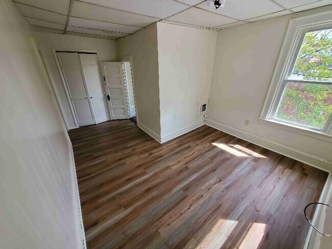 Building Photo - 534 N Plum St
