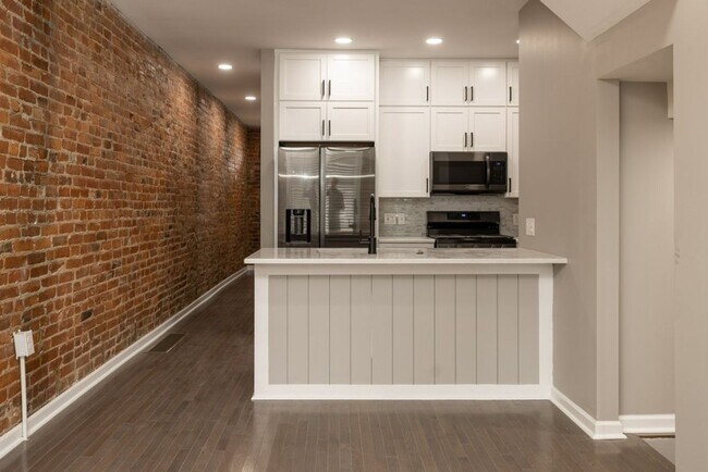 Foto del edificio - 162-164 E 11th Ave