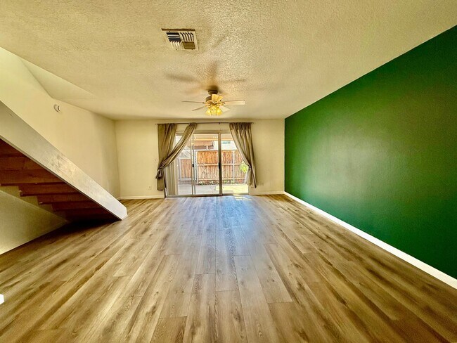 Foto del edificio - 6203 Vía Casitas