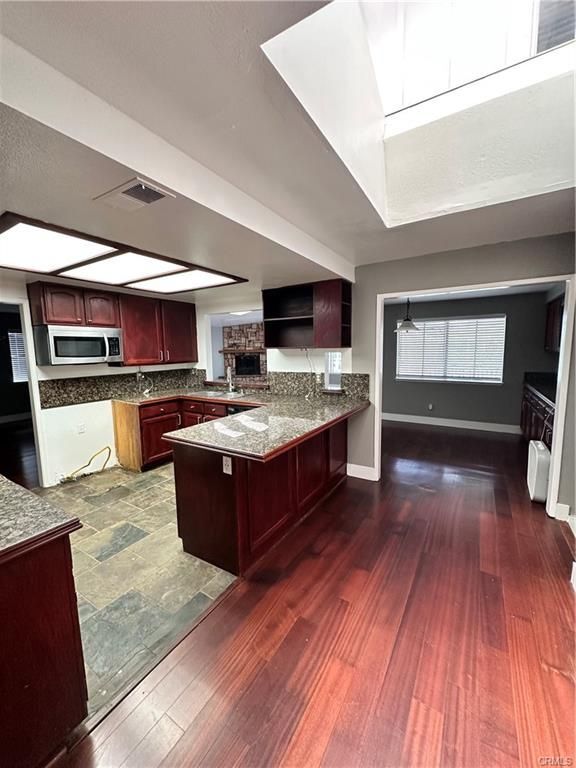 Foto del edificio - 2415 Mercedes Ave