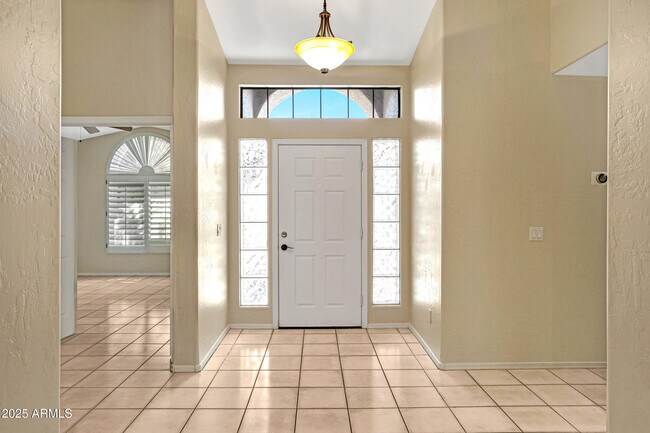 Building Photo - 3062 S Marigold Pl