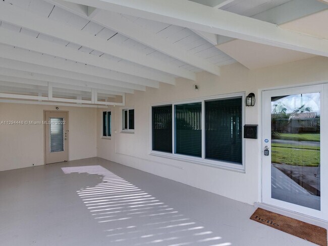Building Photo - 923 Nautilus Isle