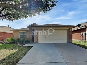 Building Photo - 432 Round Rock Rd