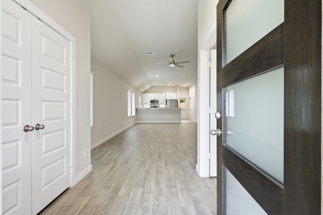 Foto del edificio - 2742 Oakleaf Ash Ln